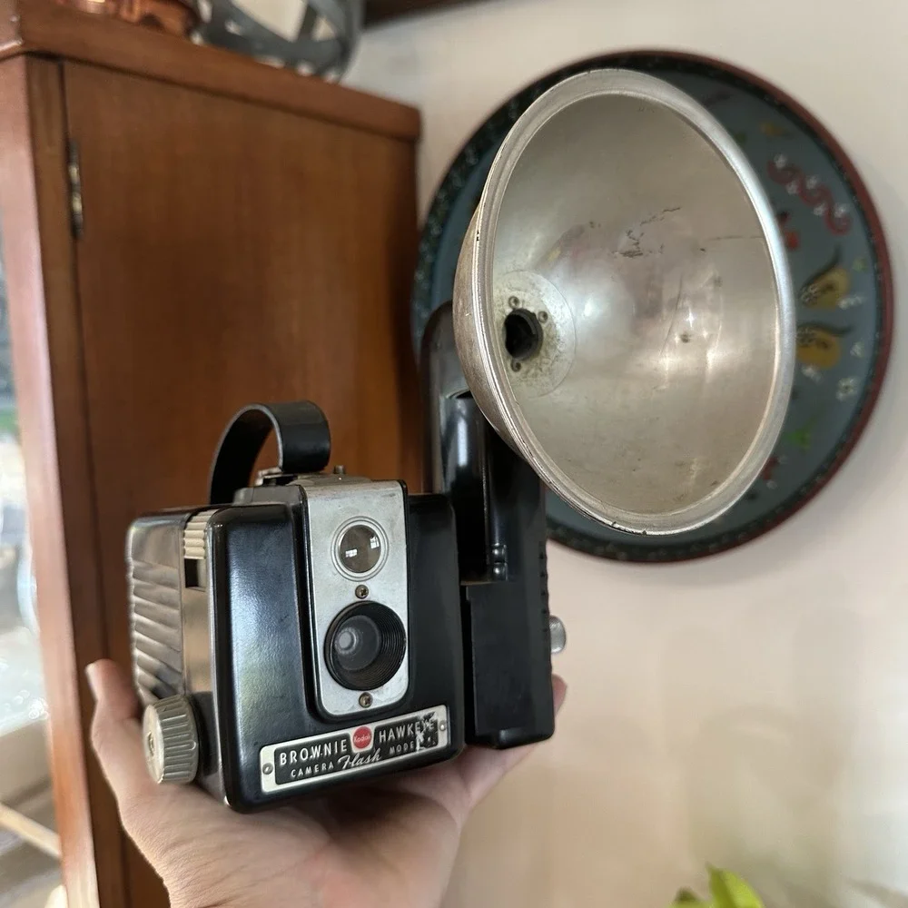 Vtg Kodak Brownie Hawkeye 620 Roll Film Camera Flash Model 1950's Untested